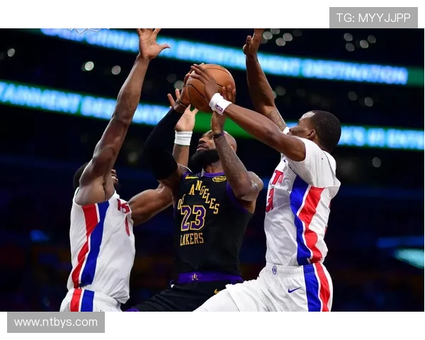 太阳迎战76人 双方焦点对决聚焦超级巨星争锋