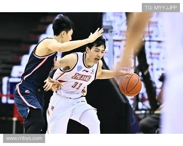 广州队迎战浙江稠州银行全力争胜展现篮球魅力与团队精神